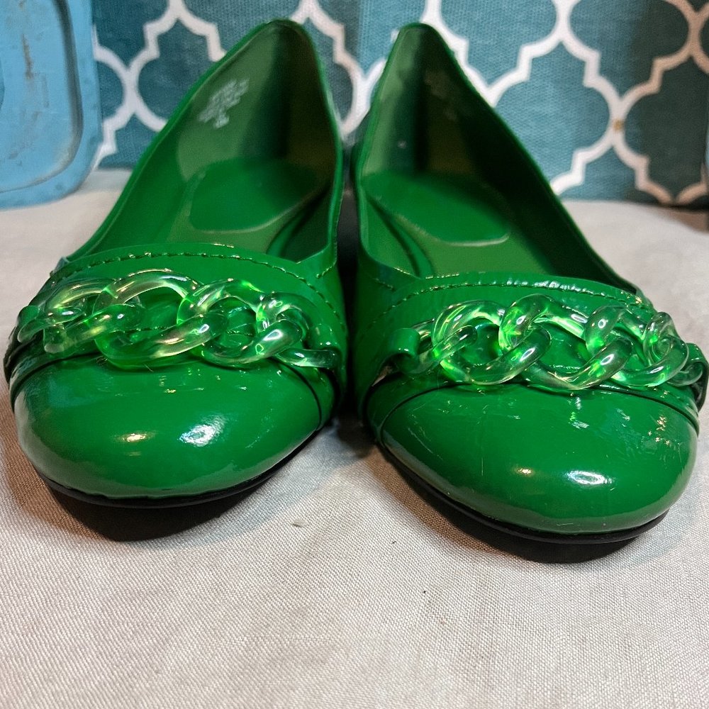 Bandolino Green Patent Leather Flats - Picture 3 of 6